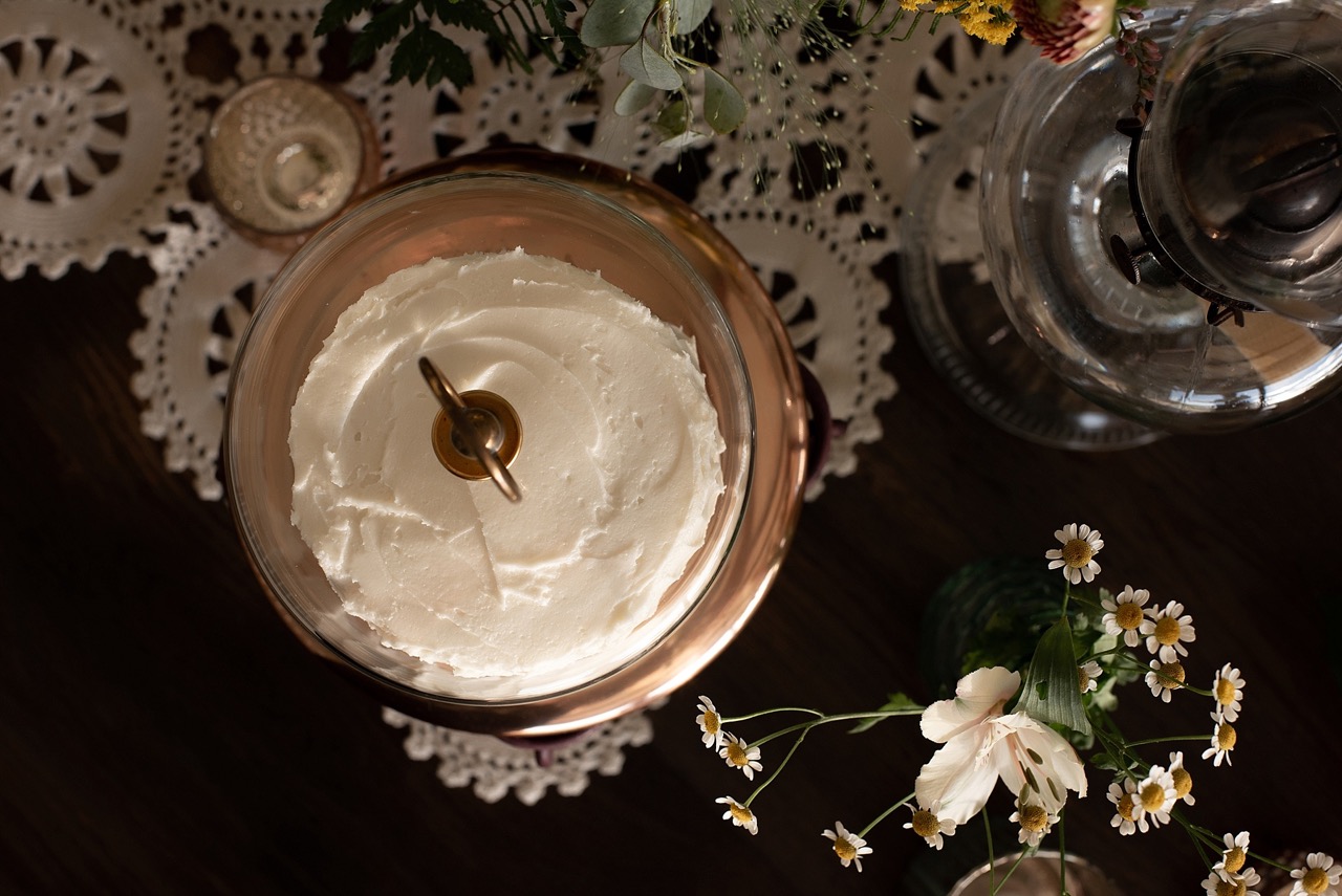 textured vanilla wedding cake
