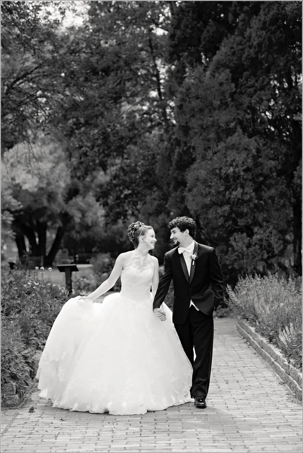 wedding bride and groom mccrory gardens portrait