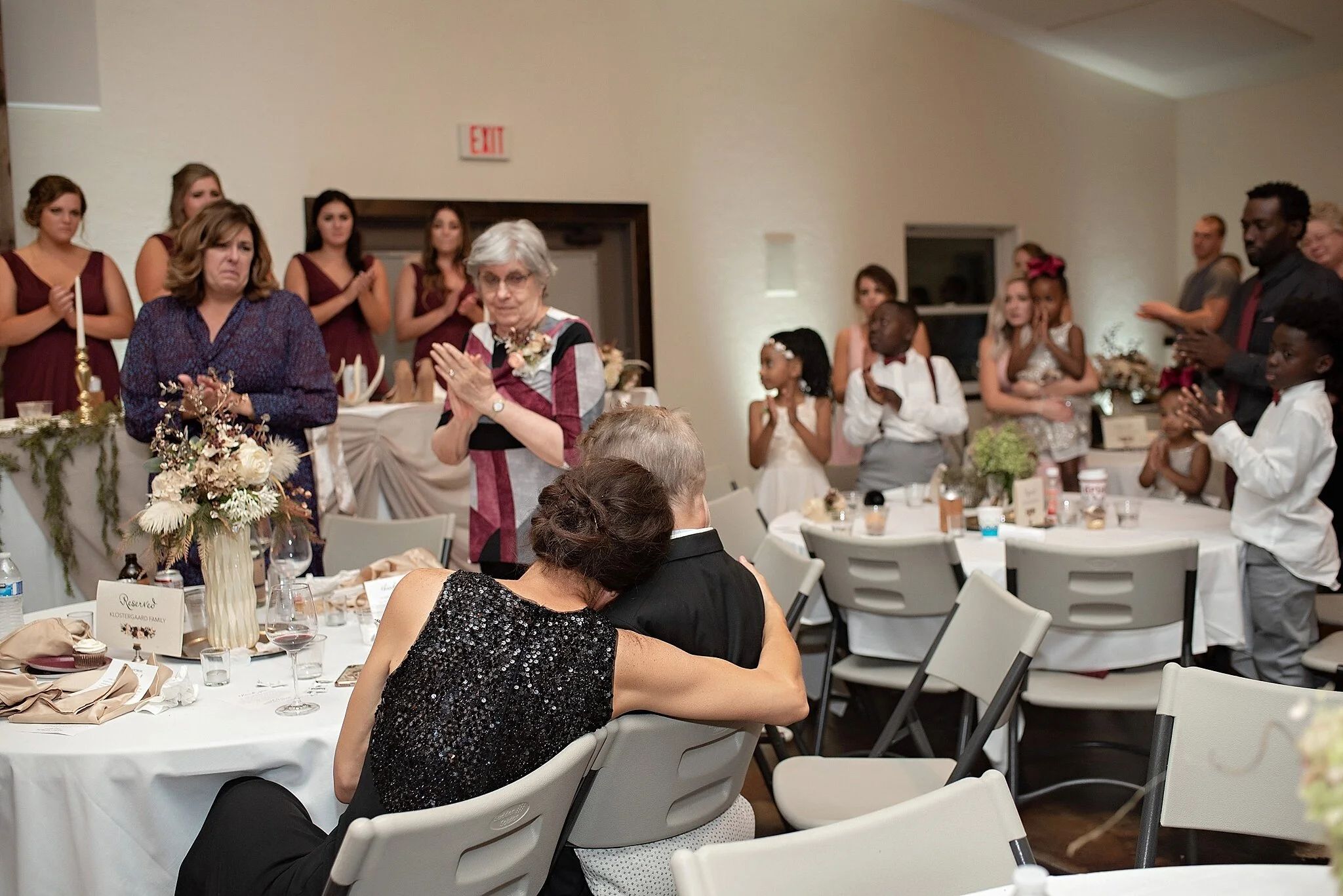 standing ovation for terminally ill father of the bride