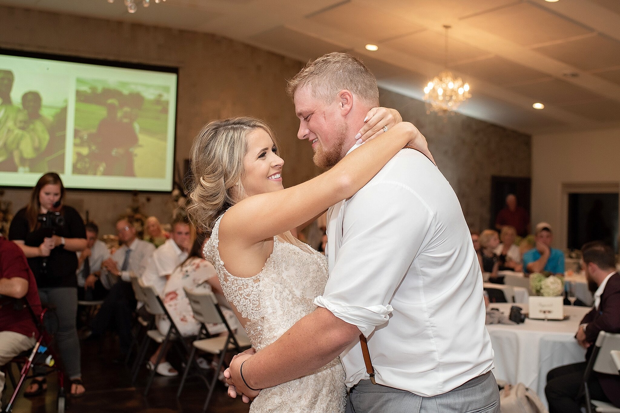 bride and groom first dance inwood iowa