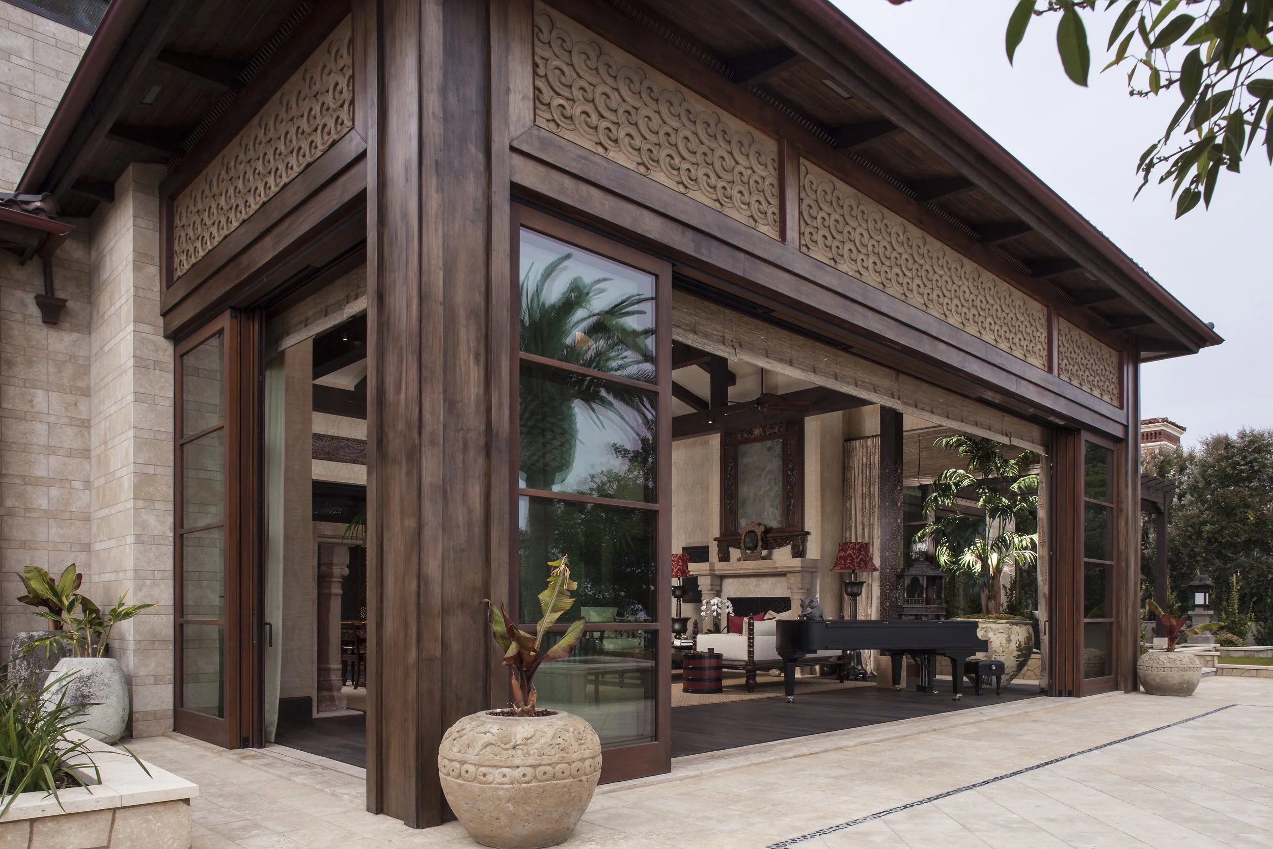 REVEAL Lift and Slide doors