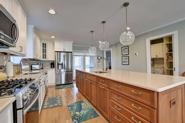 kitchenNEW.jpg