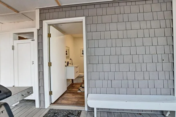 lowerbathroomouside.jpg