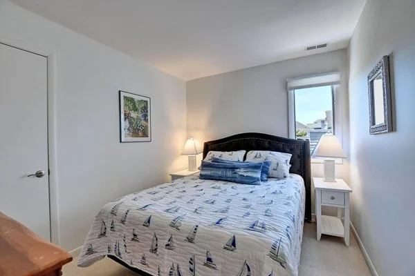 secondfloorbedroomqueenNEW.jpg