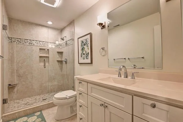 secondfloorsharedfullbathNEW2.jpg