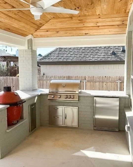 Outdoor Kitchen