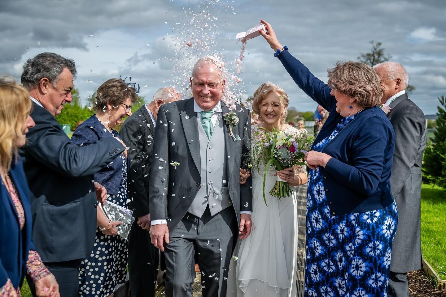 Another gallery delivered tonight to Caroline and Nigel, who had a gorgeous day at the stunning @hencoteweddings @hencoteestate in Shrewsbury, last month! 

Pictures by me (obvs) and my brilliant second shooter, assistant and 15 year old daughter, Li