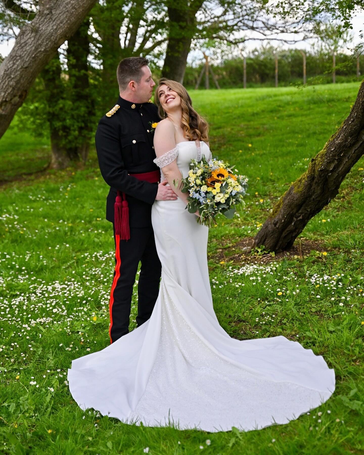 Two from yesterday&rsquo;s absolutely soldier-tastic The Duke of Gloucester Barracks, South Cerney, Gloucestershire, where BOTH of this gorgeous pair who are in the Army celebrated their wedding. 

It&rsquo;s always fabulous to be back on a military 