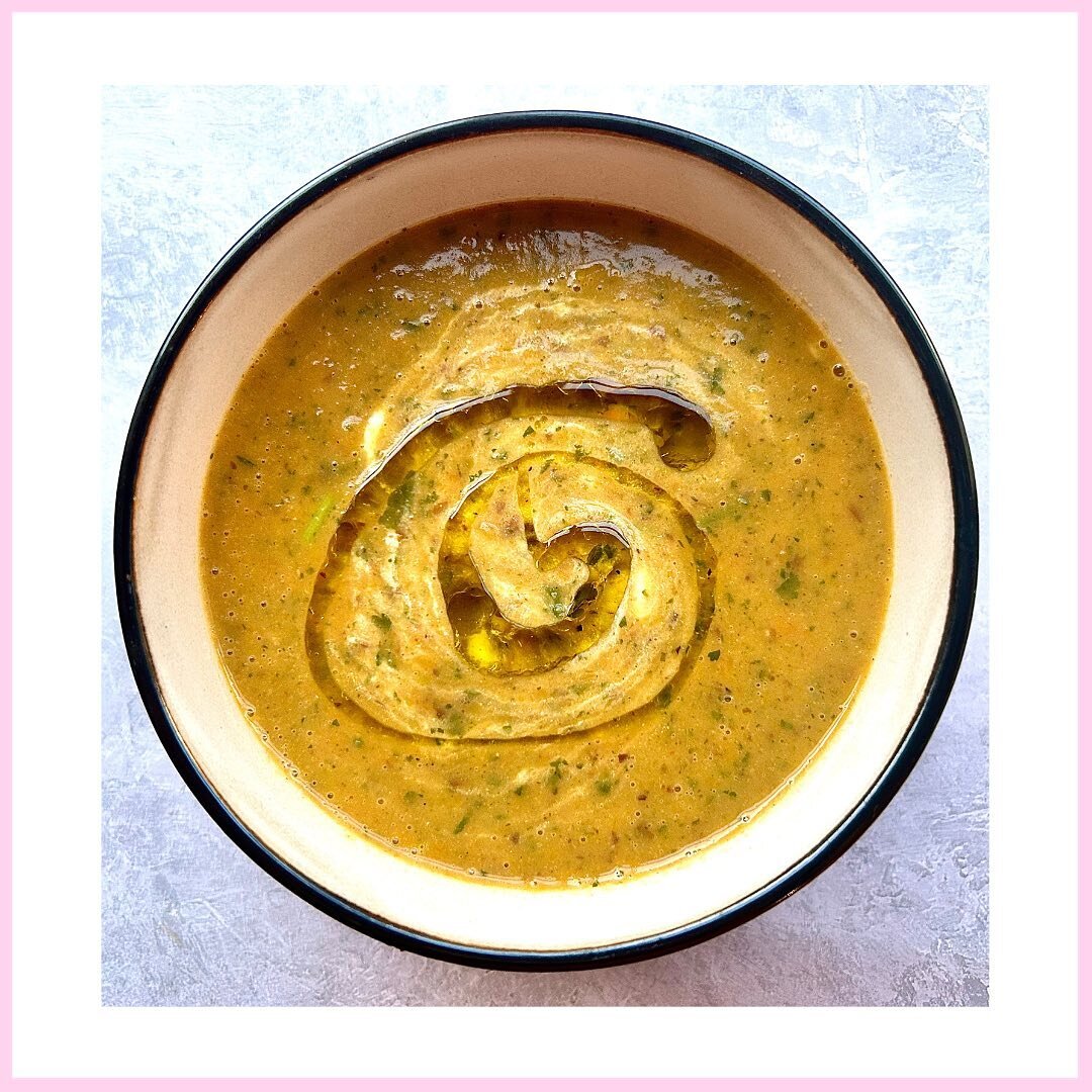 This is my take on a carrot and coriander soup! I added a bit of a Persian influence on it. A lot of Persian soups have lentils or beans 🫘 which gives the soups a little more texture and in terms of health benefits, you are giving your body more fib