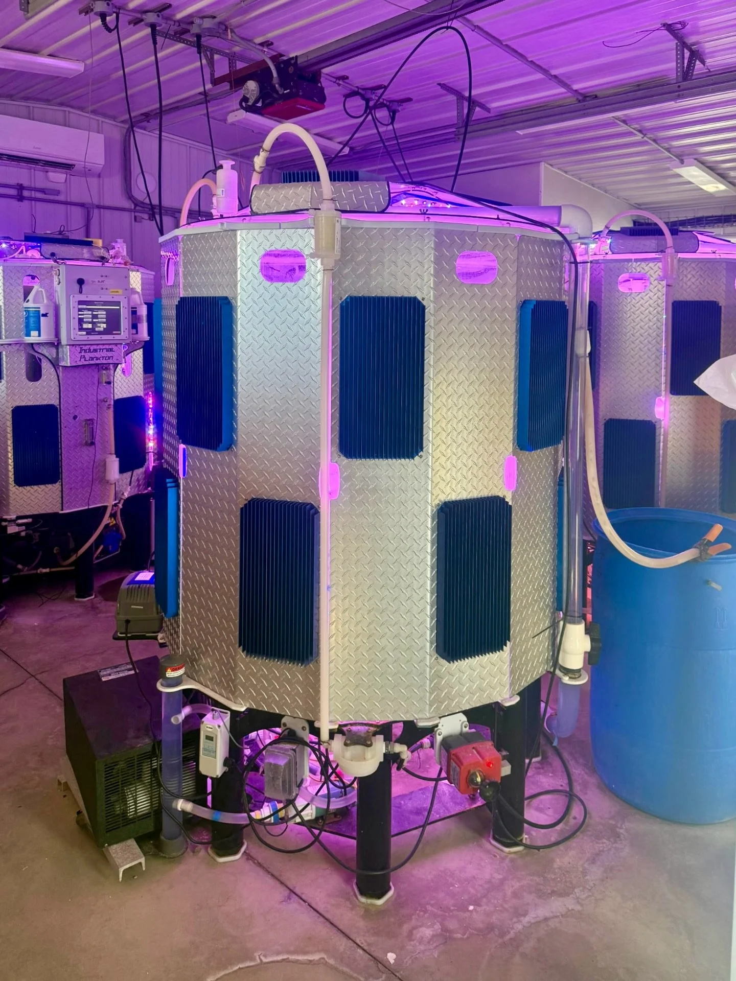 Valentine&rsquo;s Oyster Spawn 🦪❤️

The spawning season has officially begun at the CCE Suffolk Marine Hatchery at Cornell Cooperative Extension of Suffolk County&rsquo;s Marine Hatchery in Southold. 🦪

This bioreactor tank is cultivating microalga