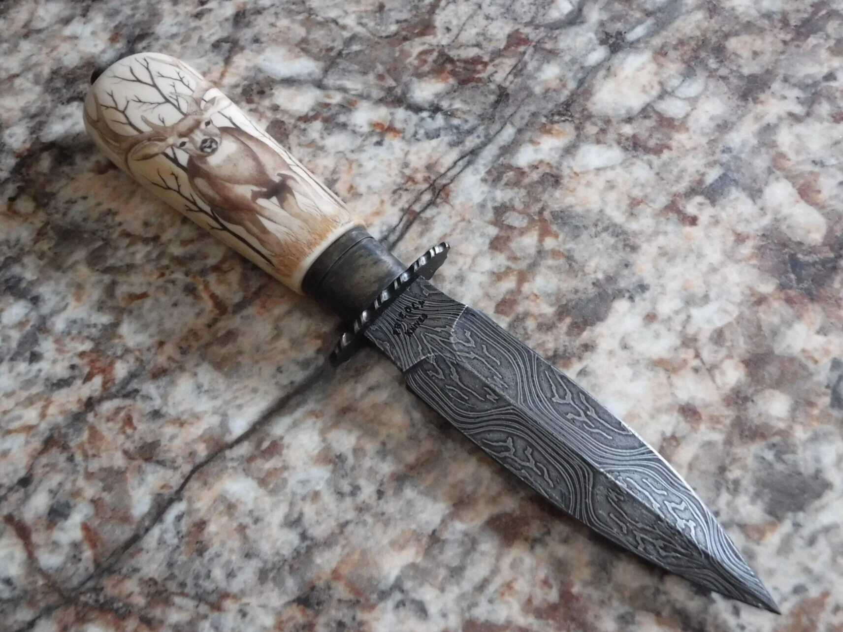 D.E. FRIEDLY DAMASCUS DAGGER. GARY WILLIAMS SCRIMSHAW. $2000