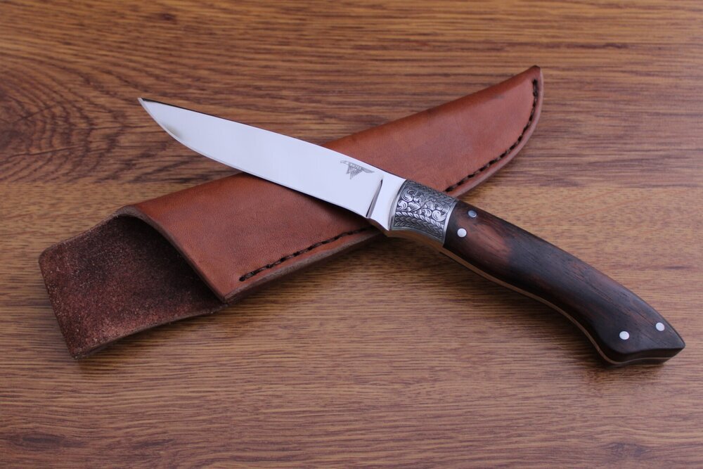 Bates hunter. Bruce Shaw engraving. SOLD