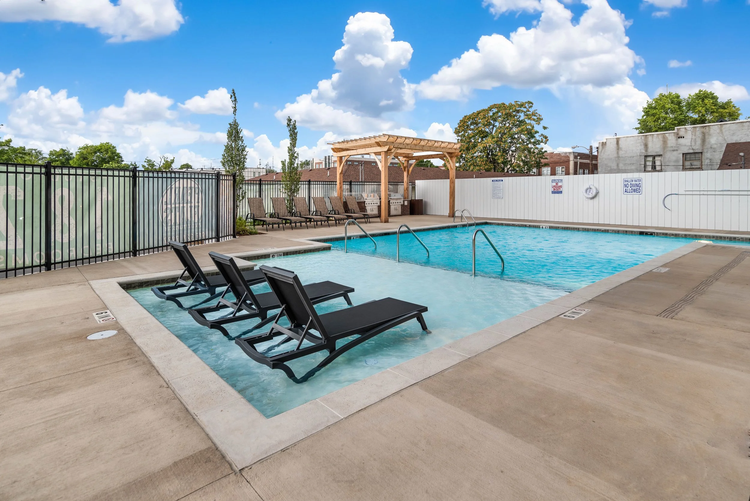 Pearl Flats Pool&Grill.JPG