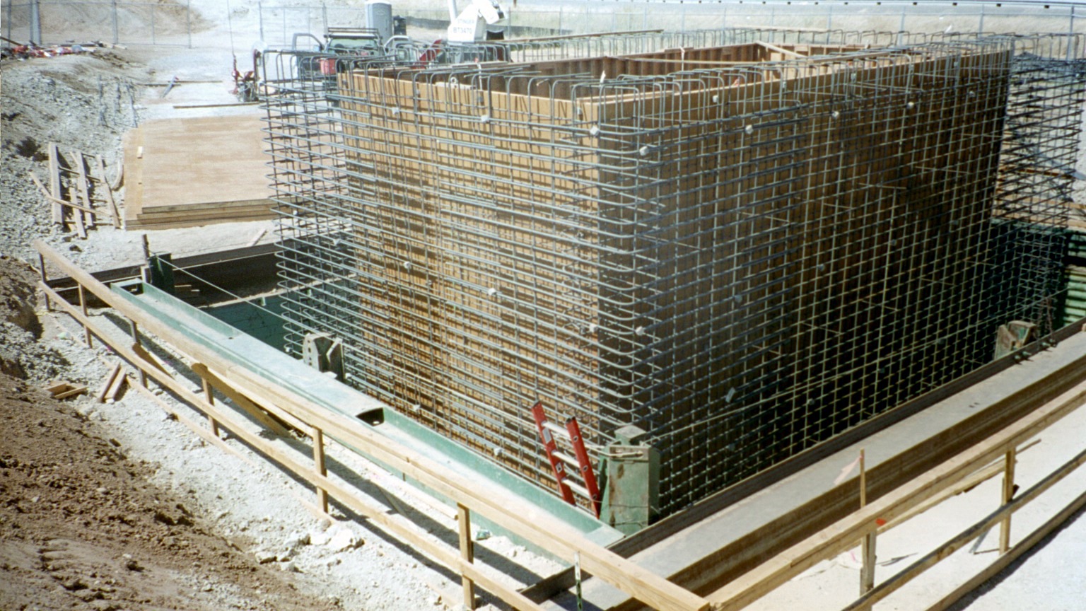 Large Structure 40'Lx30'Wx24'D - Los Banos, CA - Kaweah Construction.JPG