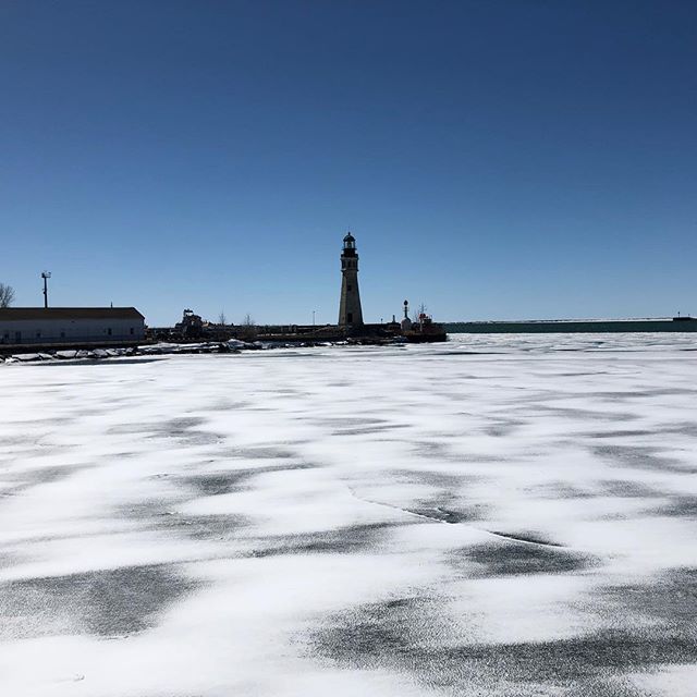 Lake Erie won’t be frozen much longer!
#americanbuddhaco
#lakeerie
#wintersover
#frozen
#makehappinessahabit
#buffalo
#wny
#greatlakes