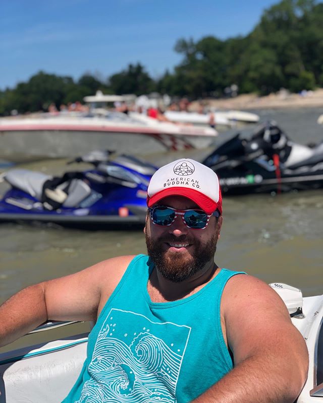 Perfect Sunday in America folks!! #sundayfunday 
#sundayinamerica 
#lakeerie 
#lake 
#boat
#imonaboat 
#americanbuddha 
#makehappinessahabit 
#greatlakes 
#buffalo