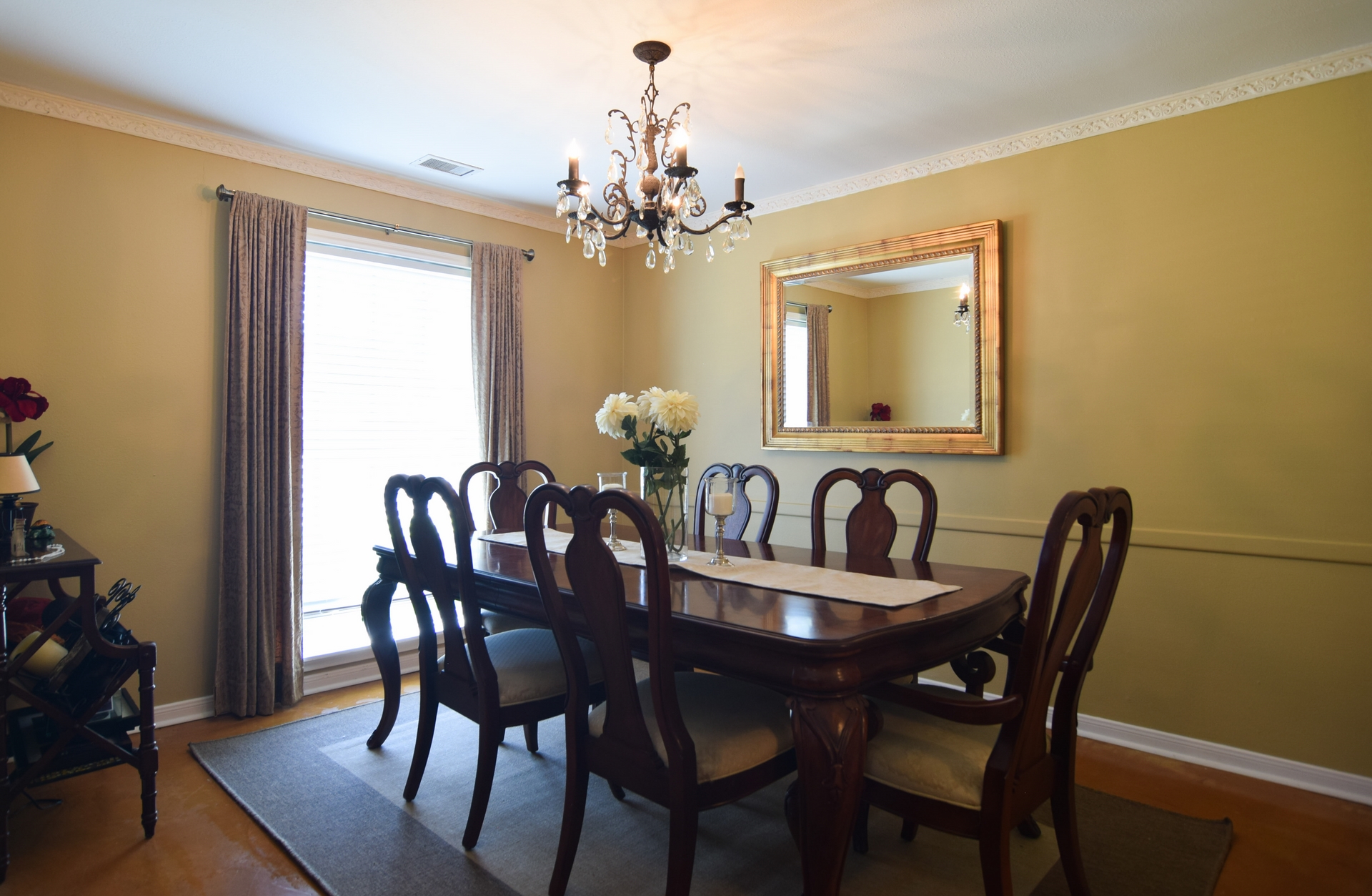 Dining Room 10020 Harwich Dallas TX 75229.jpg