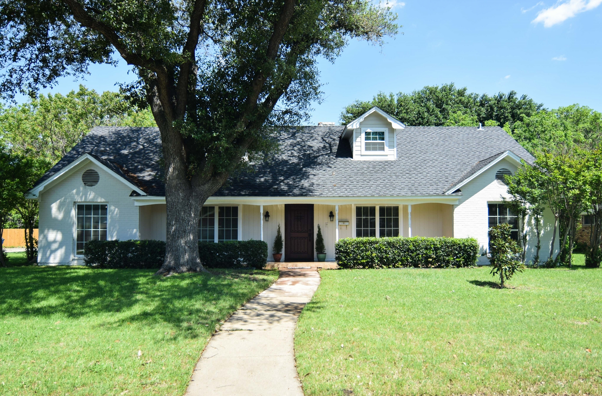 Front 10020 Harwich Dallas TX 75229.jpg