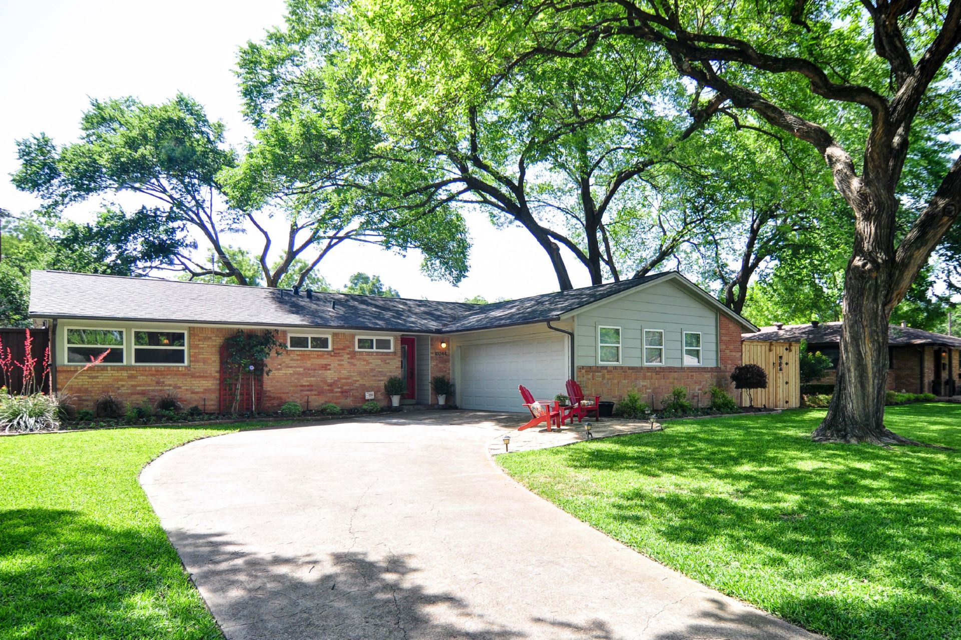 27 10244 Timber Trail Dallas TX 75229 Robert Jory Group.jpg