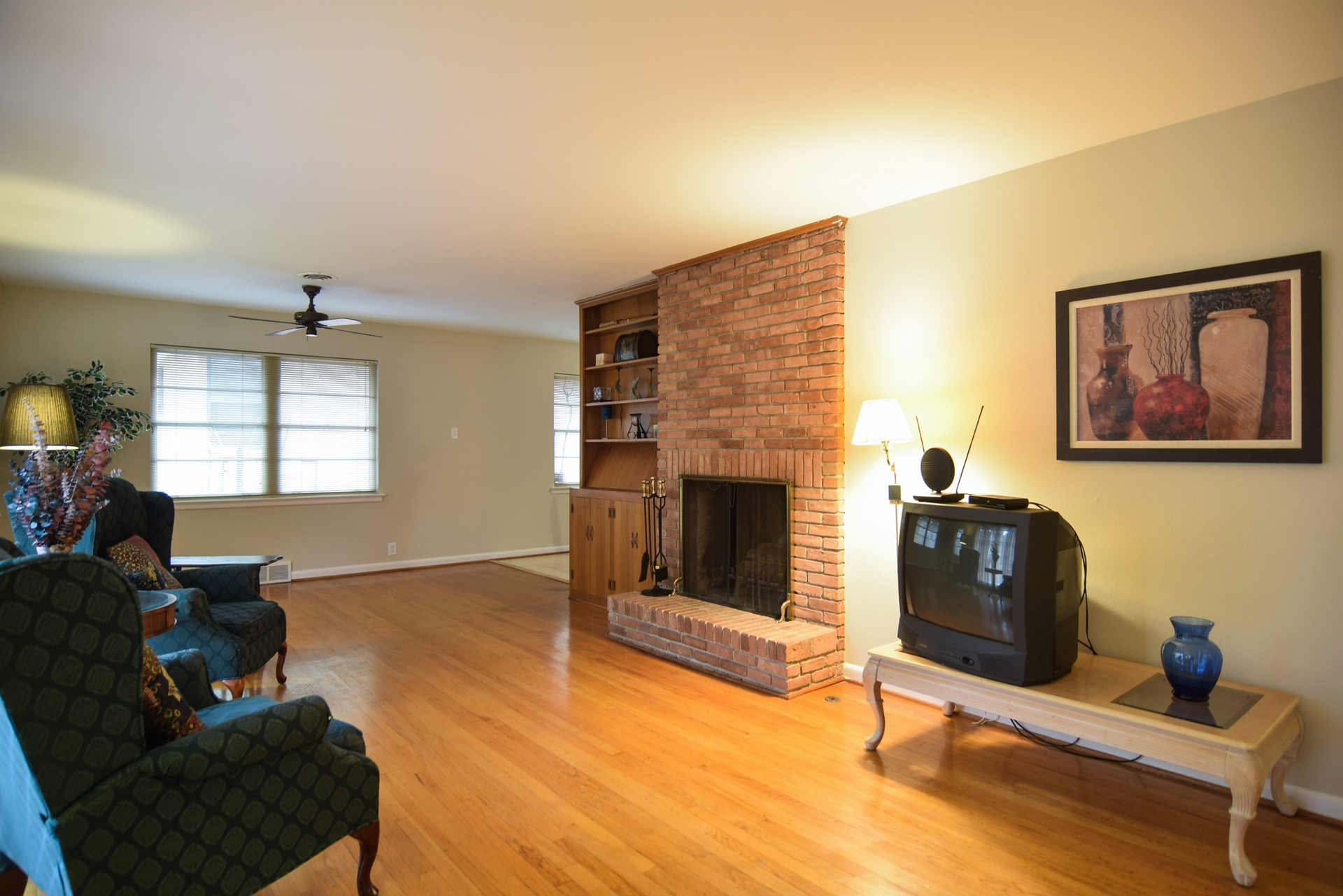 Living Room c 2716 Woodmere Dallas TX 75233.jpg