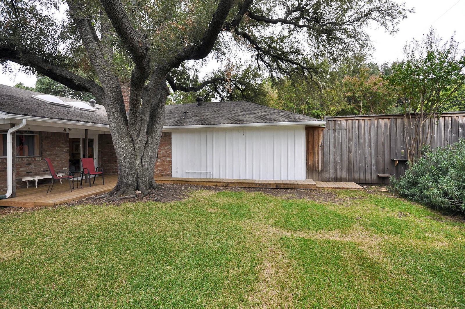 Back Yard Porch 3163 Citation Dallas.jpg