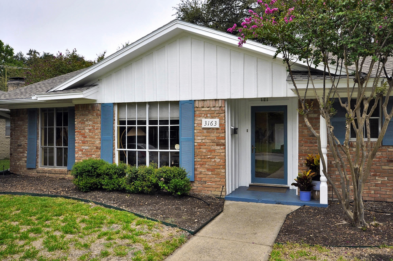 Front Porch 3163 Citation Dallas.jpg