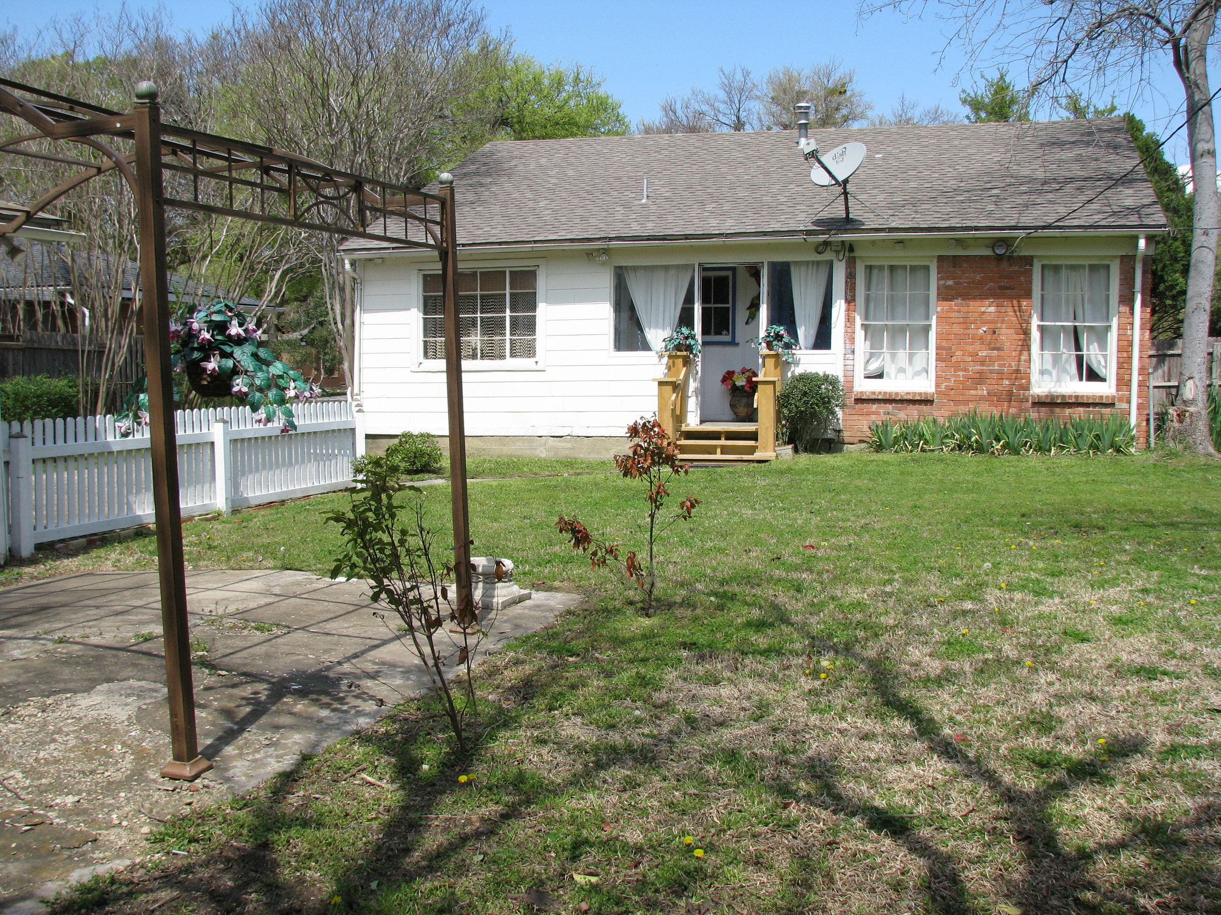 Back Yard and Side Patio.JPG