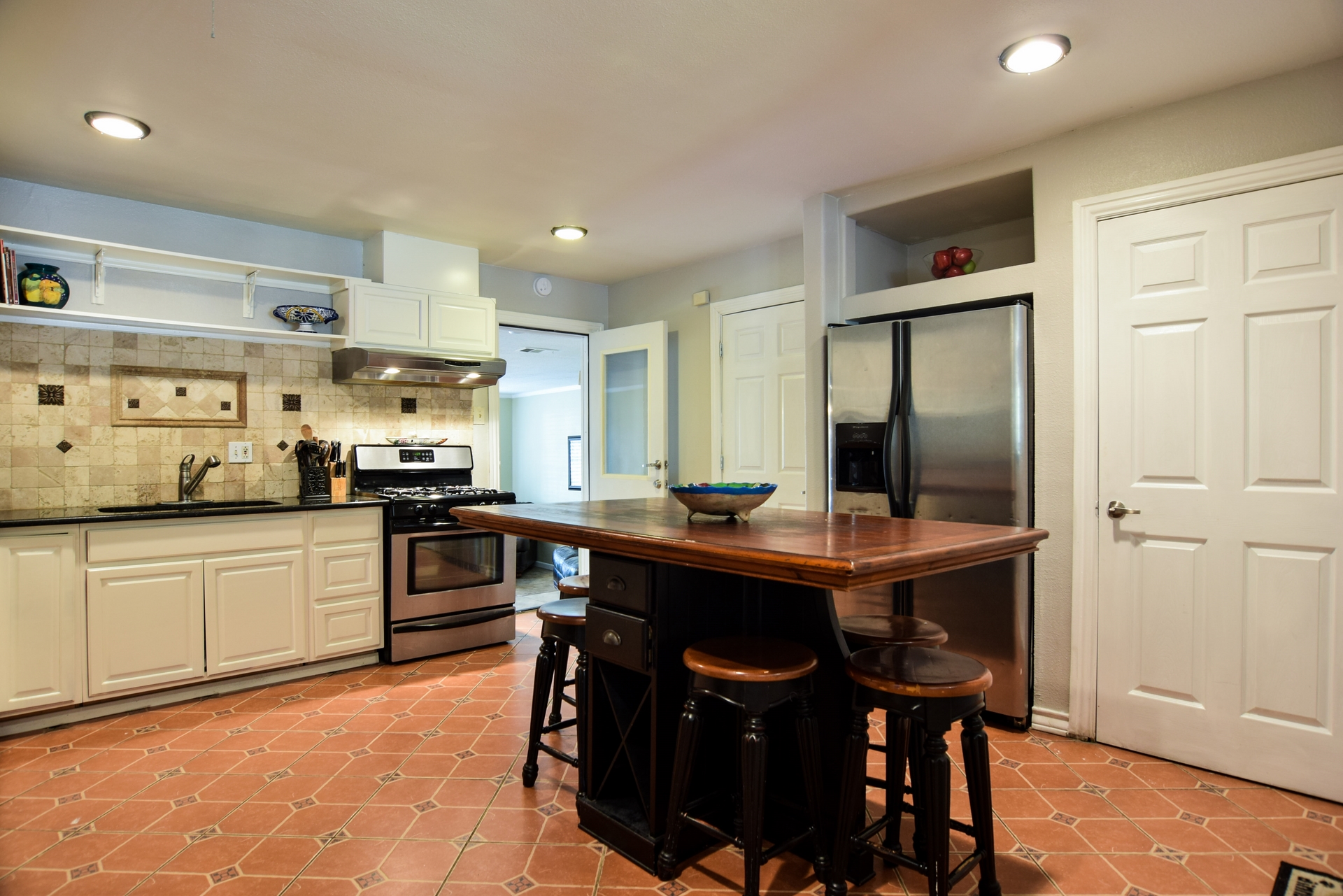 Kitchen1 3112 Catamore Dr Dallas TX 75229.jpg