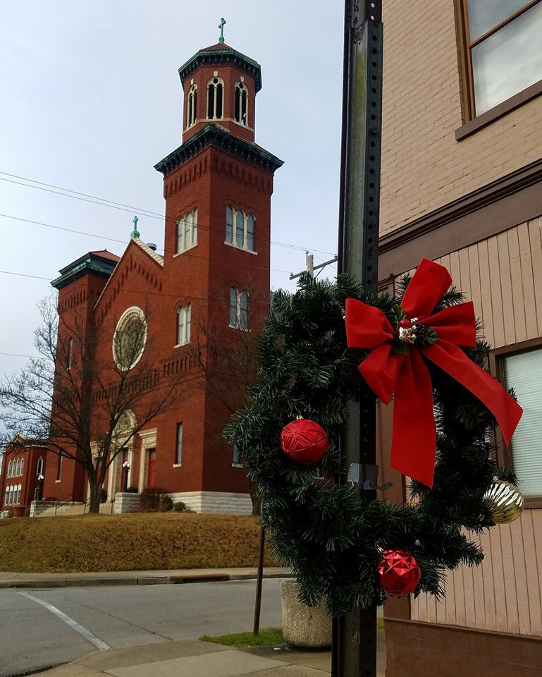 Peaselburg Christmas Wreath.jpg