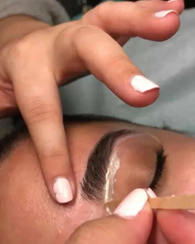 Brows !Brows! Brows! SWIPE TO SEE ALL VIDEOS #browsonfleek #love #beautybar #losangeles #playavista #playadelrey #skincare #zincoxidewax #italianwax #essentialoils #browdiva #sassyladiesbeautybar #slbb #mua