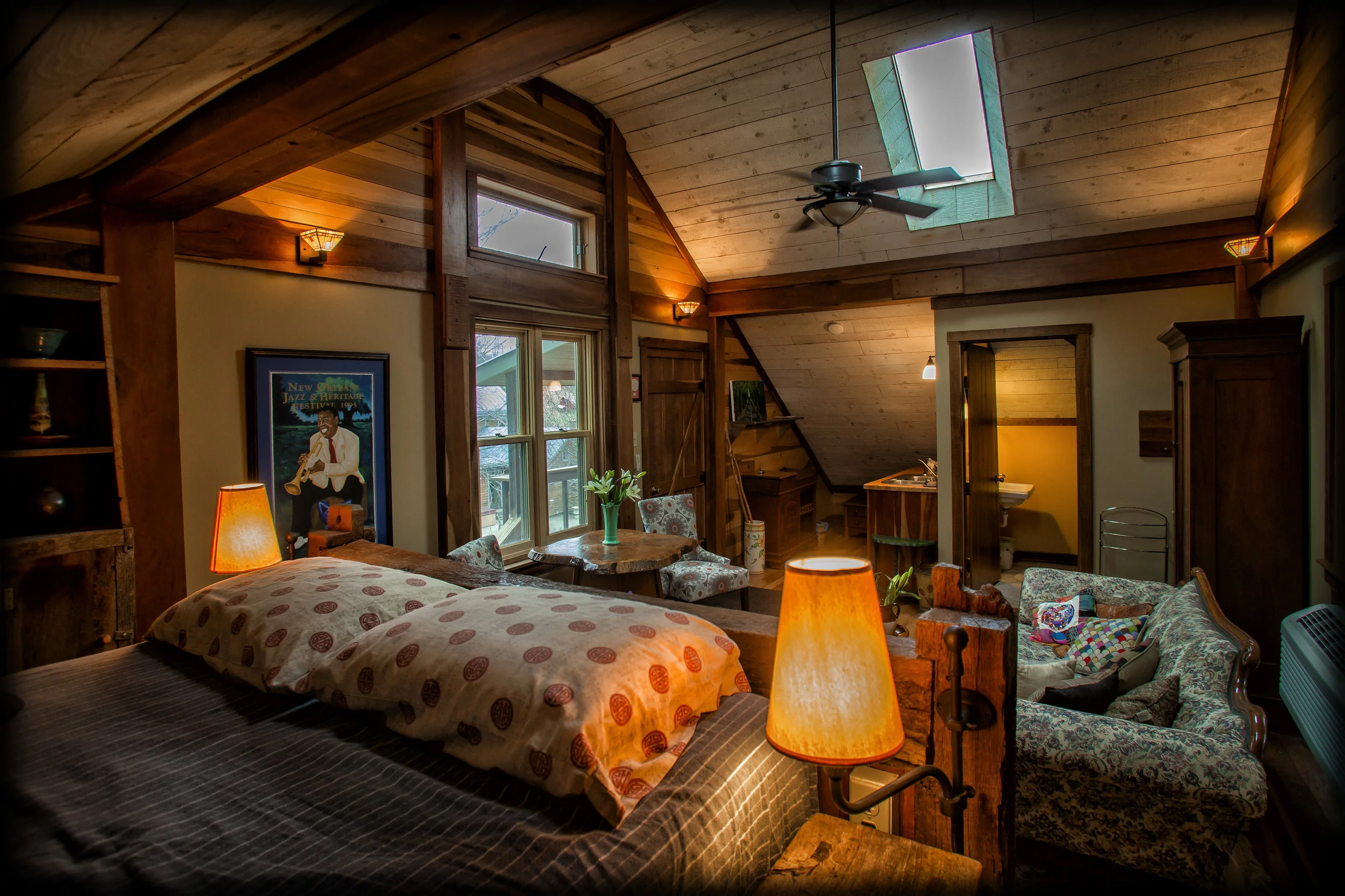 Home_Tour_024.jpg