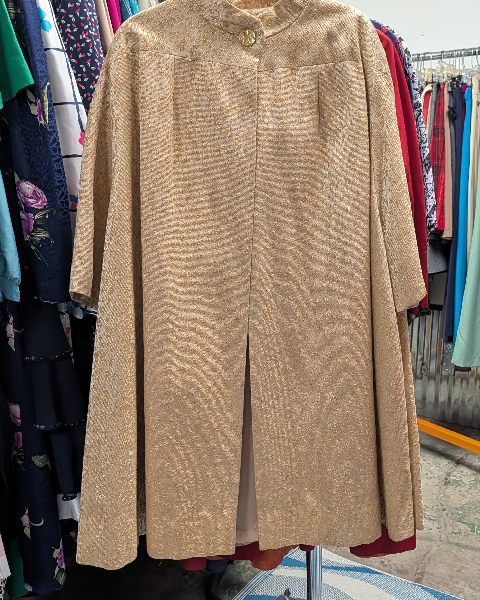 Today day is the first day of our regular hours at our new location! 8836 Oak Street at the river. Noon to 4PM. Please stop by!

#vintageclothing #vintageclothingforsale #vintageclothingshop #vintageclothingstore #oakstreetnola #oakstreetneworleans #