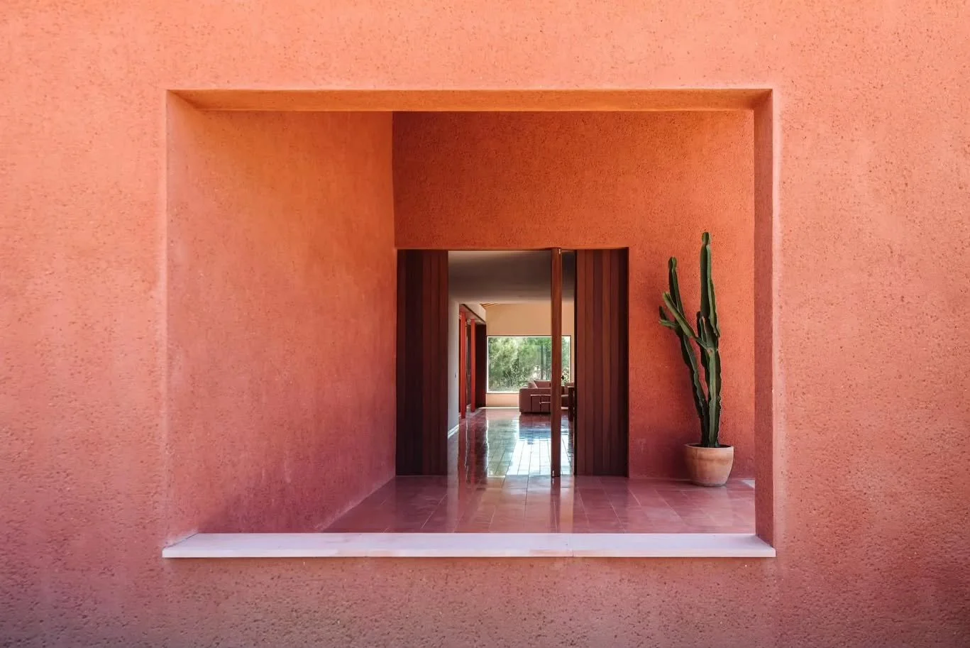 All over the world, beautifully designed homes are a constant inspiration to us. 

This architecturally designed home completed in 2020 is surrounded by vineyards between the villages of Santa Maria del Cami and Santa Eugenia, near Palma in the Balea