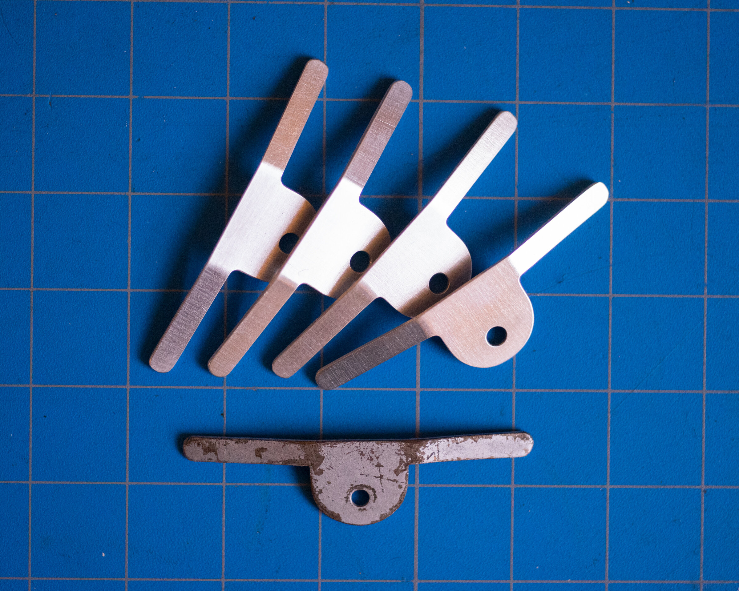 Universal Ground Glass Retainer Clips for 8x10 Cameras