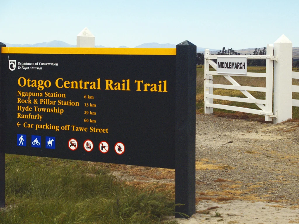 Otago_Central_Rail_Trail_Sign-Board.jpg