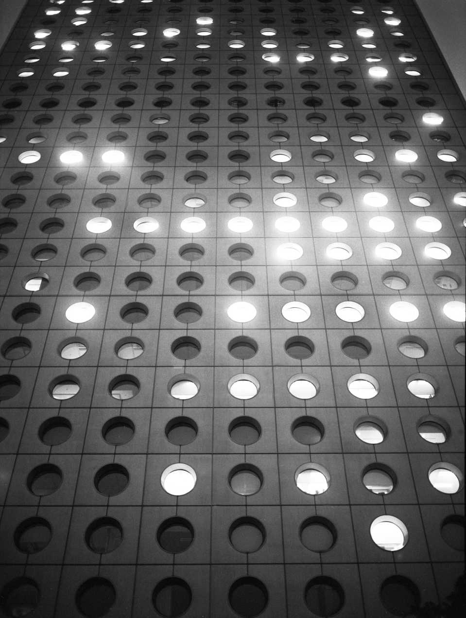  "Light Circles" Jardine House in Hong Kong. 2014 