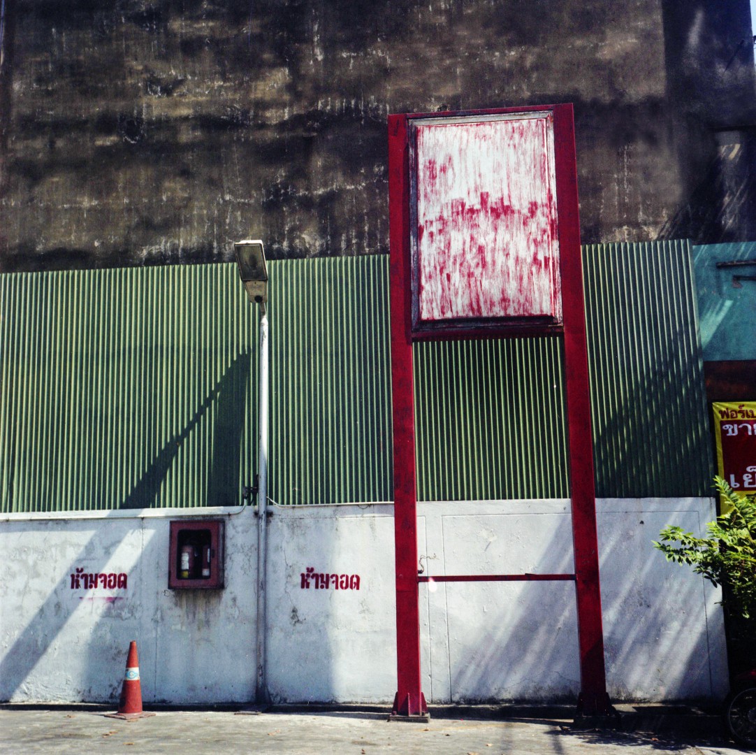  "Red Sign" Nanglinchi Rd, Bangkok. 2014. 