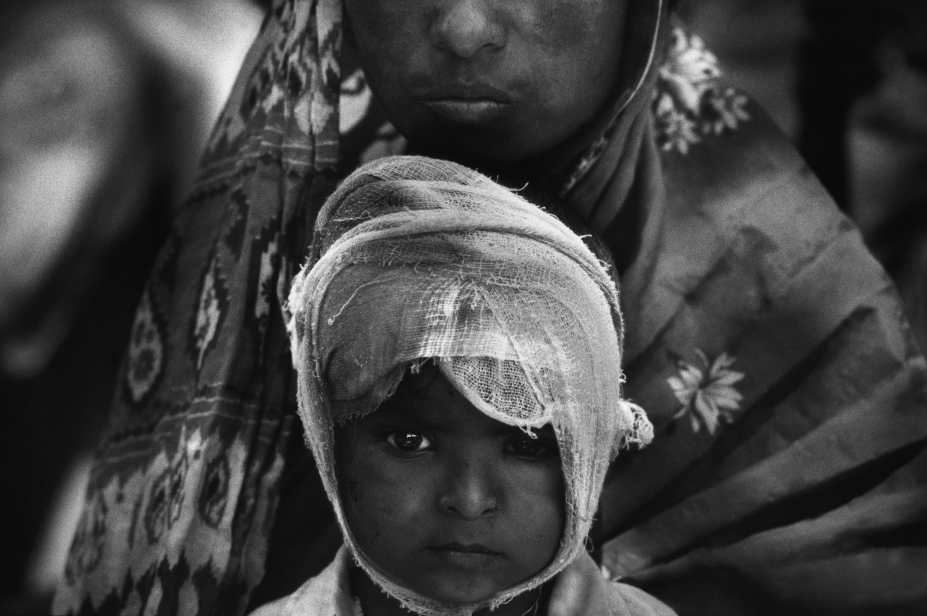  Earthquake survivors.&nbsp;Maharashtra, India. 1993 