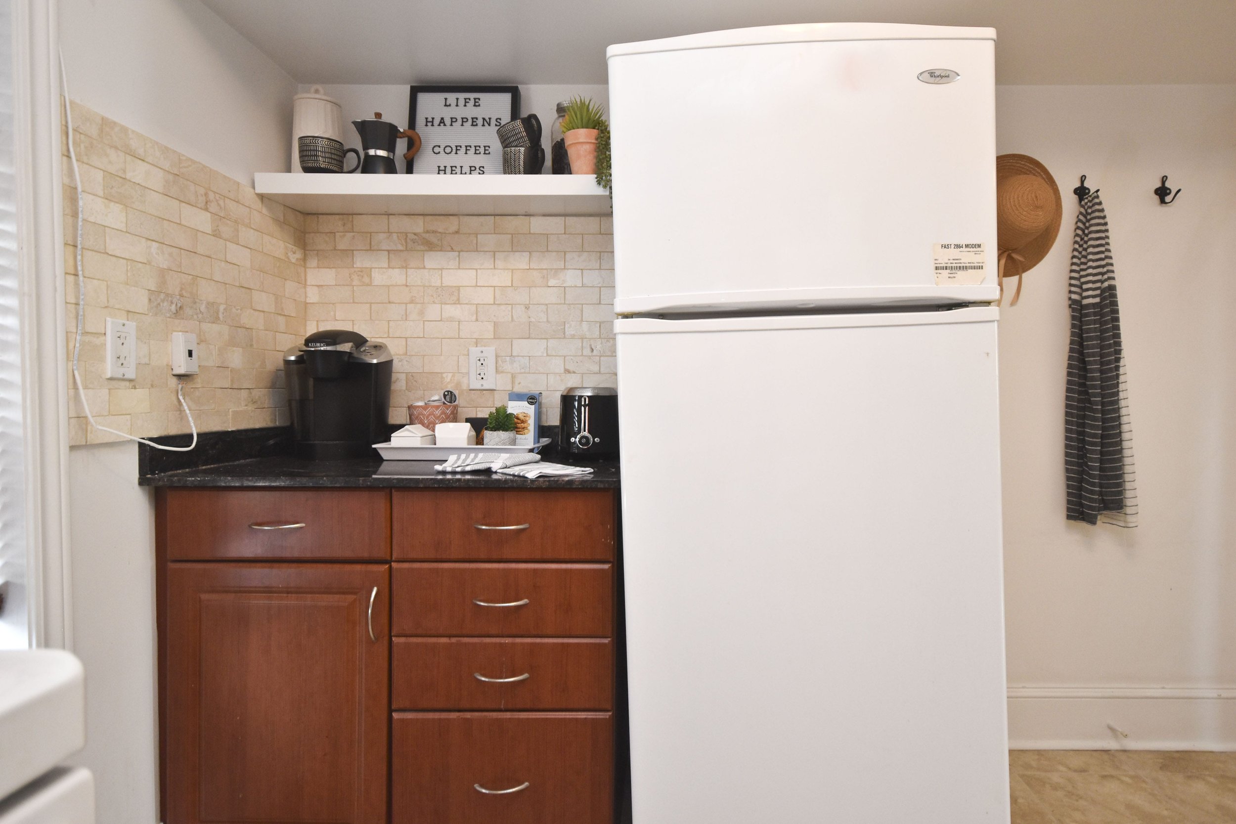 Fridge and cofee corner-min.jpg