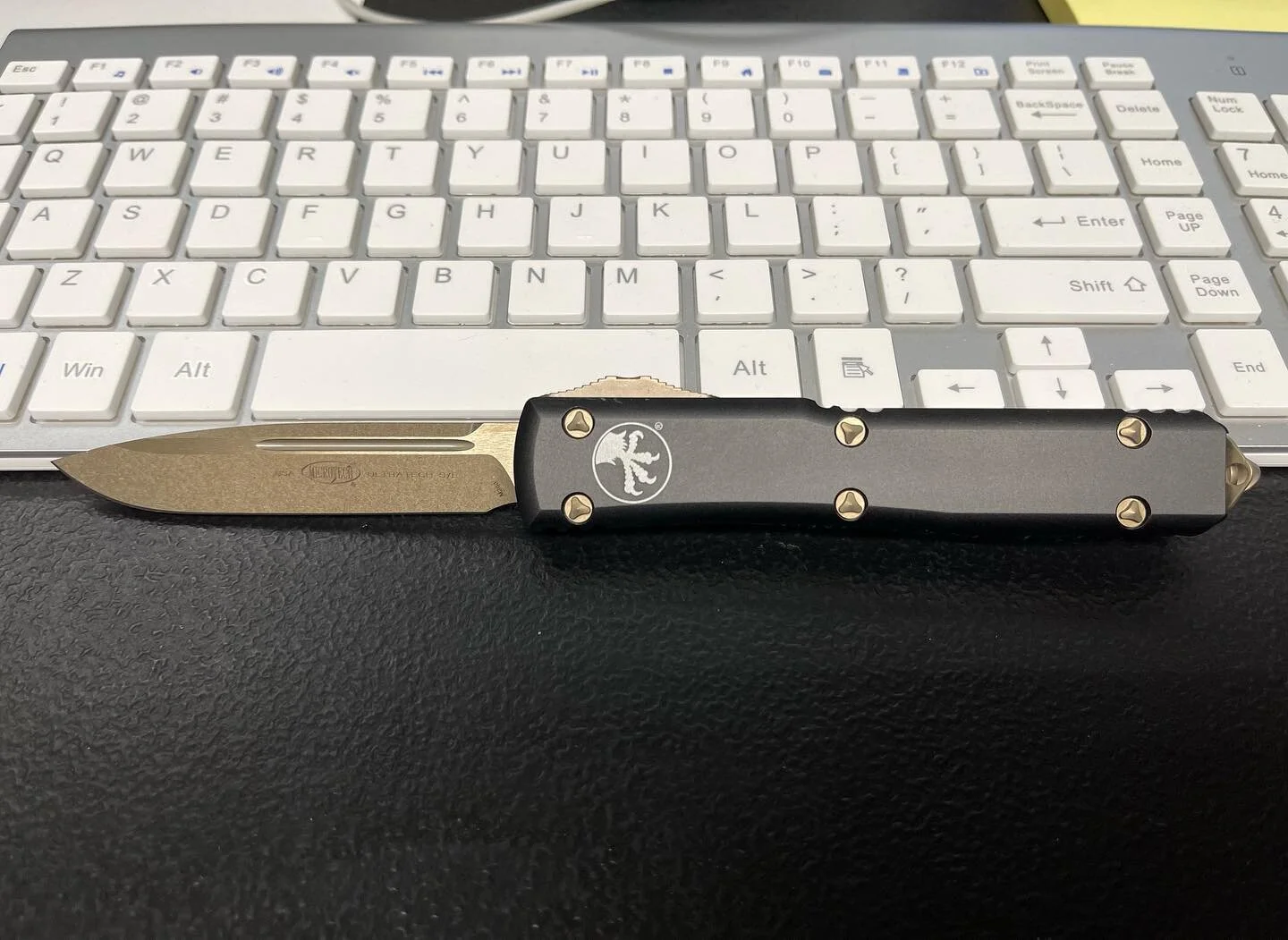 I finally bought a @microtechknivesofficial Ultratech. Been wanting one for several years. Loving the burnt bronze finish!

Bought it here: @warrior.knives 
Special thanks to @katandk9 for the fast delivery! She refunded the shipping cost AND it came