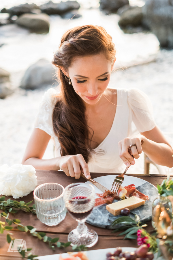 7i DIY Beach Seaside Elopement Editorial -0004675.jpg