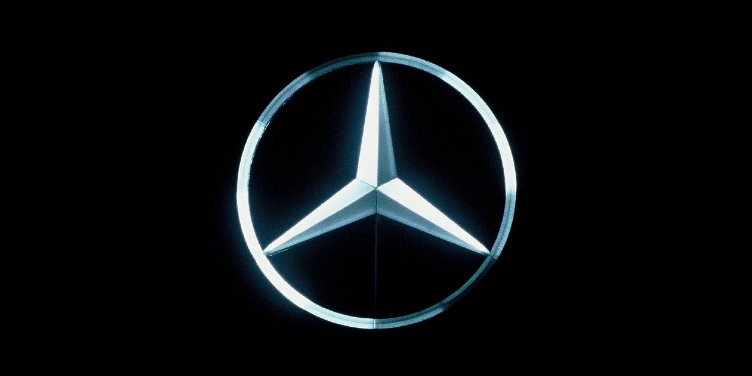 Daimler Corporate Signs 02.jpg
