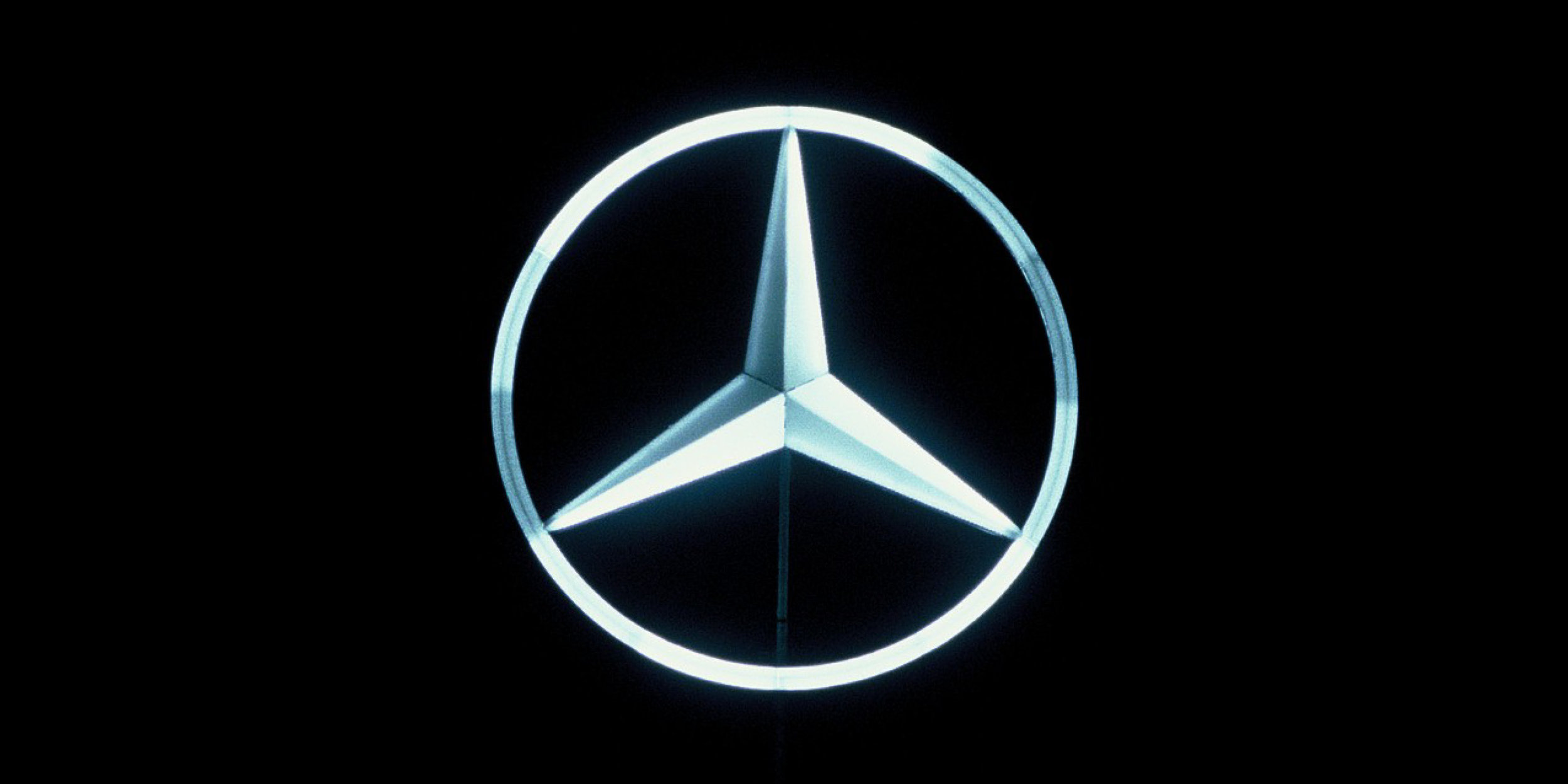 Daimler Corporate Signs 03.jpg