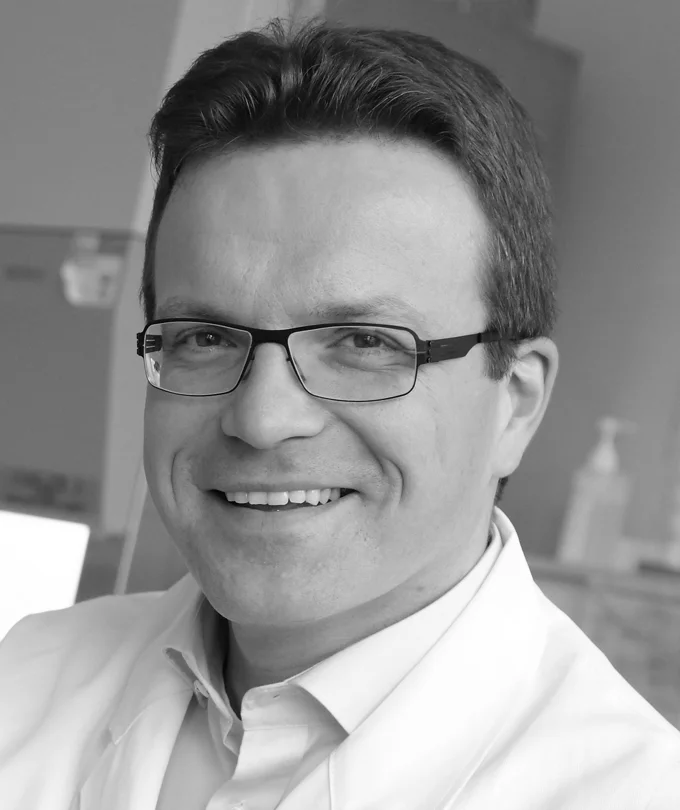 Marienhagen_lab_Portrait_sw.jpg