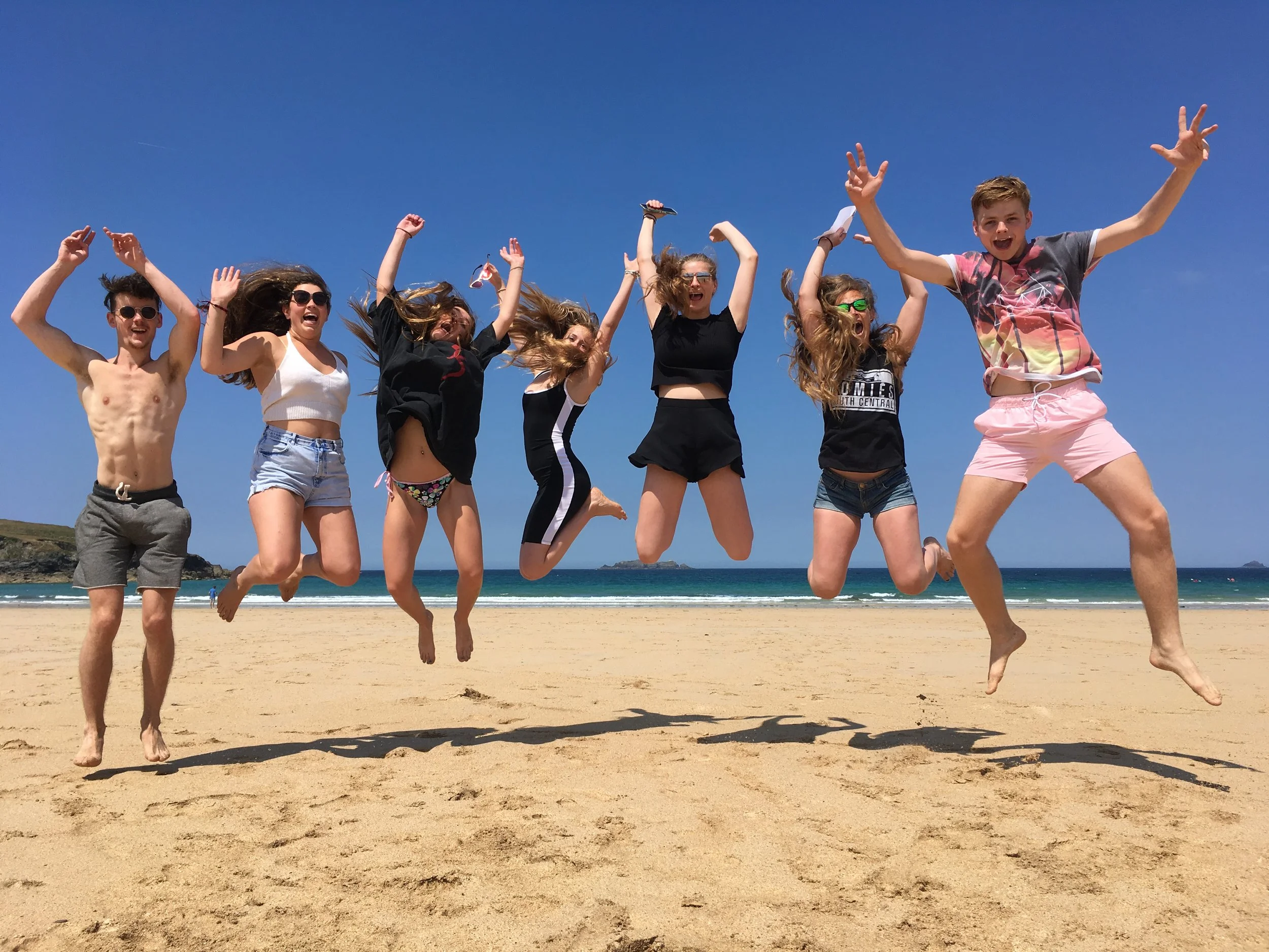 When Should I Apply for a Chalet Host or Winter Season Job?