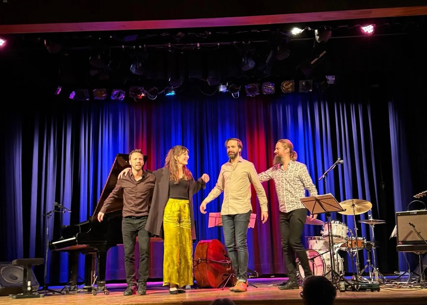 Oh I miss being on tour&hellip;
Some photos from the lovely @kulturkarussell_roessli_staefa 

✨
@antlawguitar 
@mattridleybass 
@thelucstagram 

#pianist #composer #quartet #jazz #live