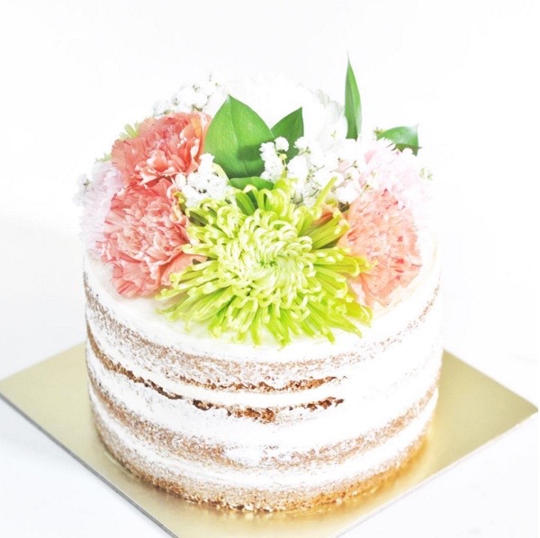 Fresh flower - naked cake.jpg