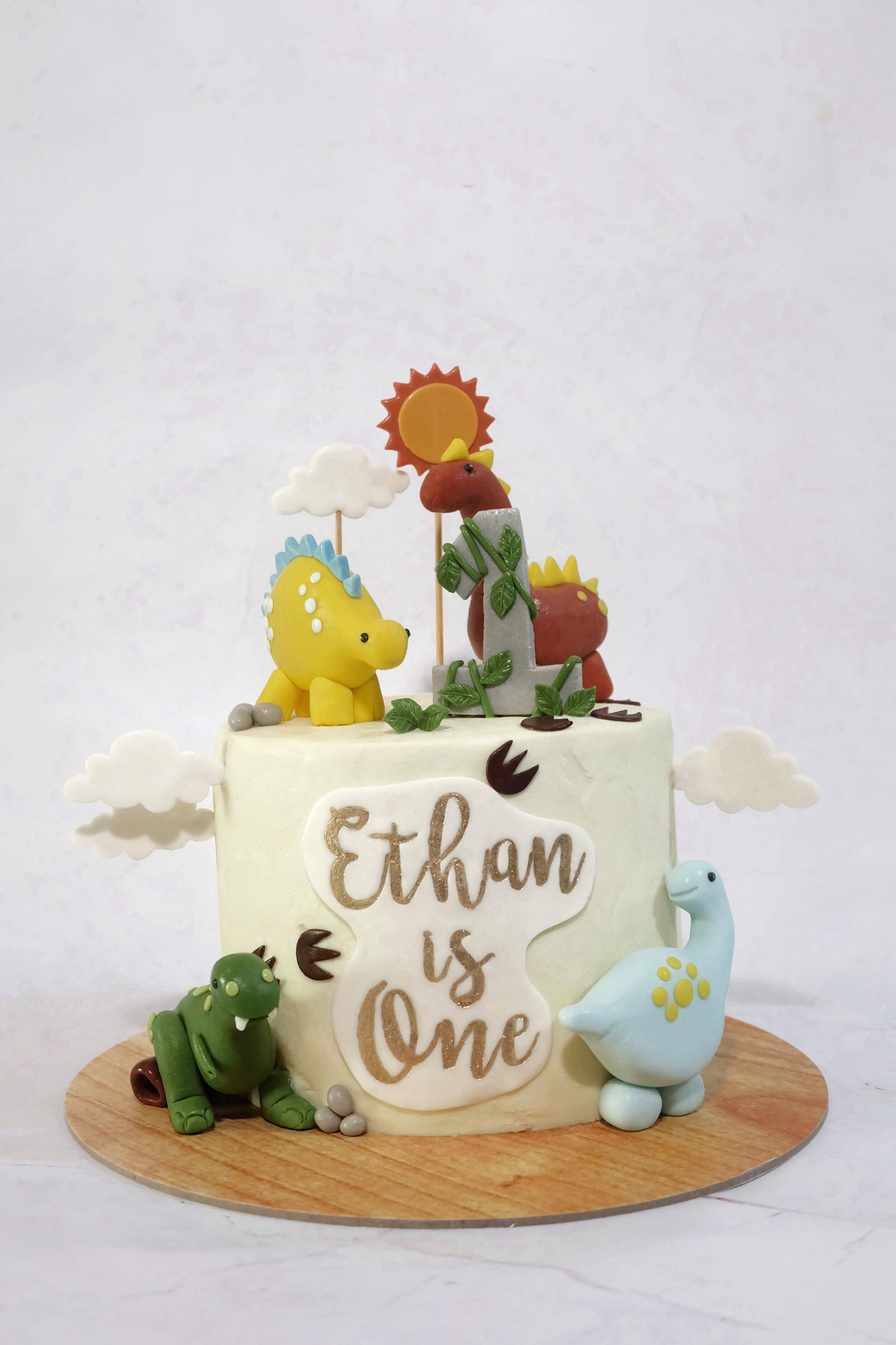 Dinosaur Fondant Decor.jpg