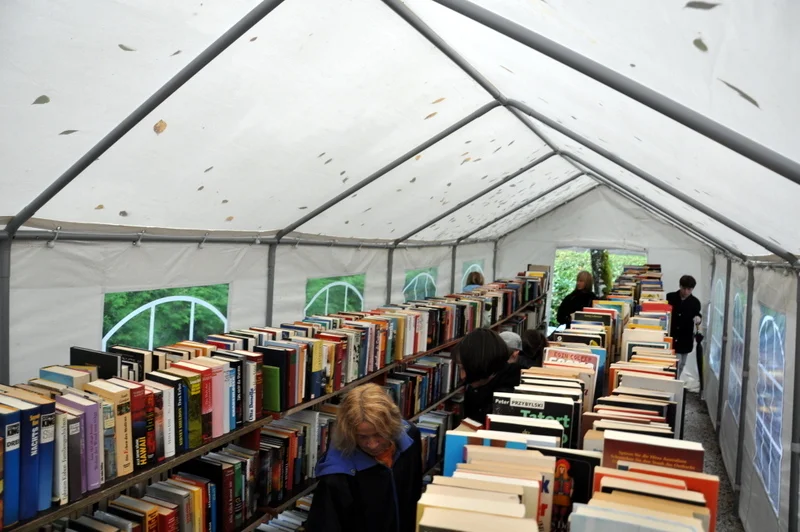 Bücherflohmarkt