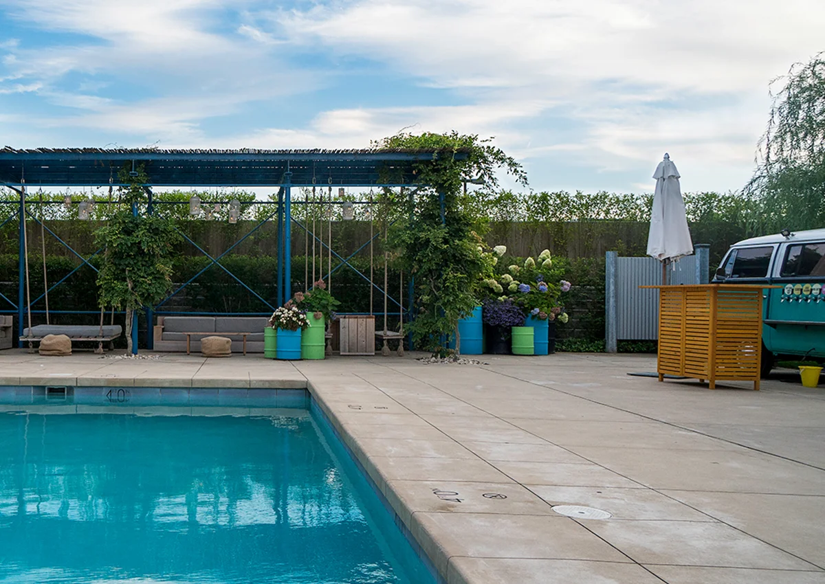 POOL.jpg